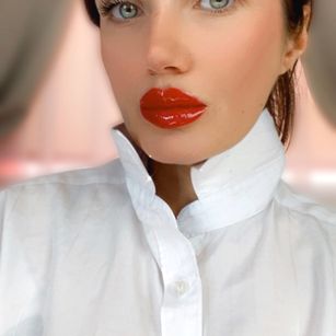 Model - TessaPosh stockings