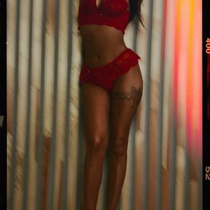 Model - TessaPosh heels