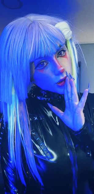 Model - ANNIE SNOW cosplay