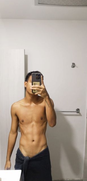 Model - LiamJohnson dildo
