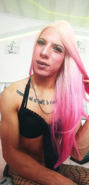 Model - karolbk cumshow