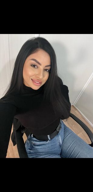 Model - natalie.luv curvy