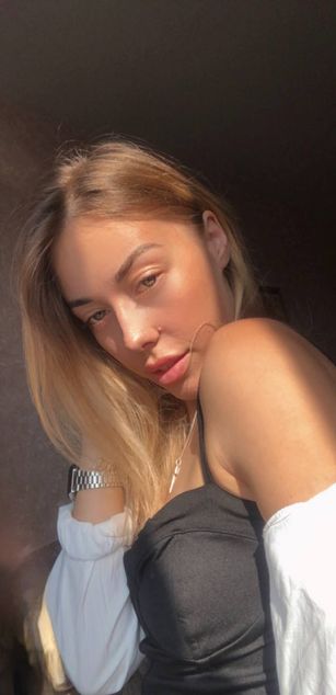 Model - Britney Mur dirtytalk