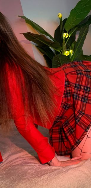 Model - Nancy curvy