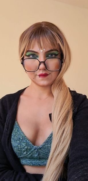 Model - SerafinaLove friendly