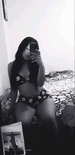 Model - Lina atractiva
