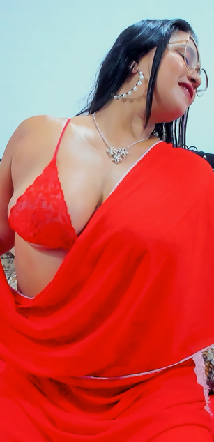 Model - Indira deepthroat