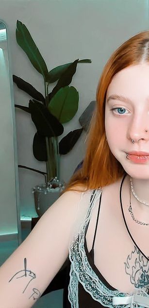 Model - Olivia romantic