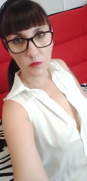 Model - Agatha dildo