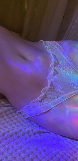 Pretty Betty deepthroat Model - Pretty Betty deepthroat