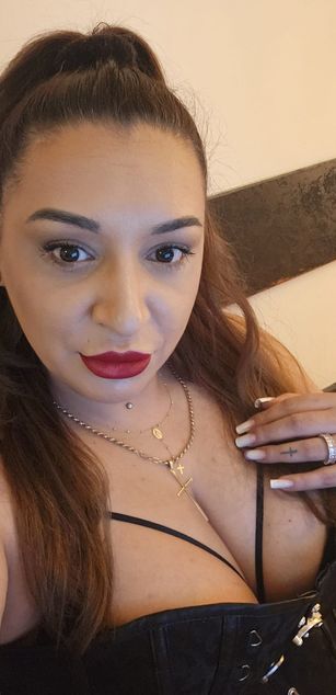 Miss Raelle Darkstar feet Model - Miss Raelle Darkstar feet