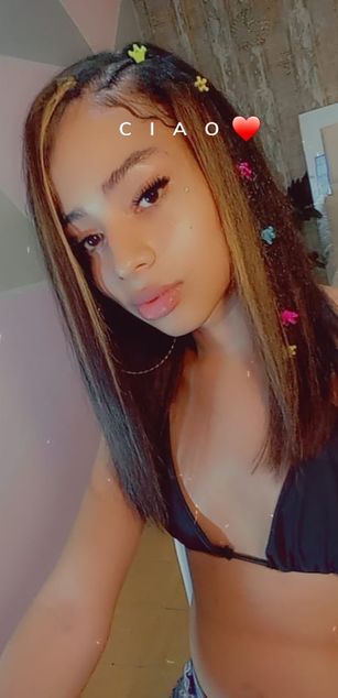 Model - sabrina natural