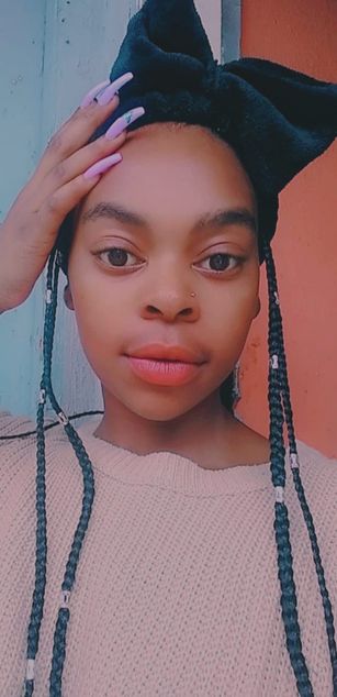 Model - PHINDILE submissive