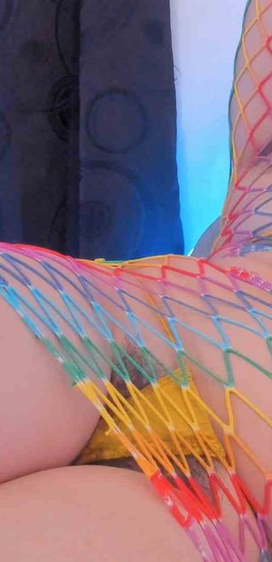 Model - Carmen Carmesi dirtytalk