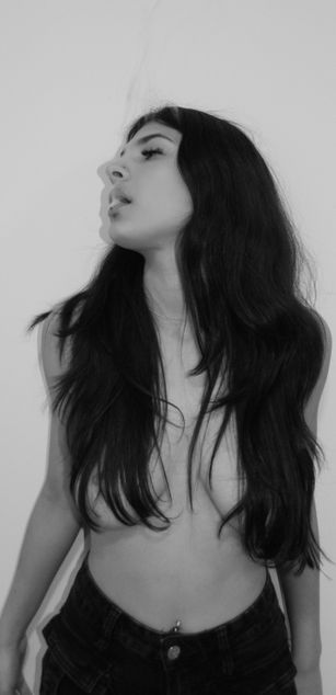 Model - LucyPurple sexy