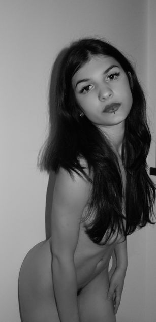 Model - LucyPurple sexy