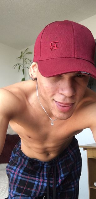 Model - Poysonsam bigass