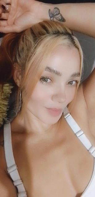 Model - Alisson Hot