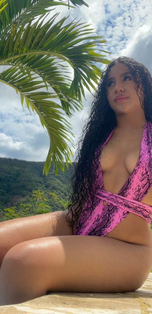Model - XimenaWest blowjob