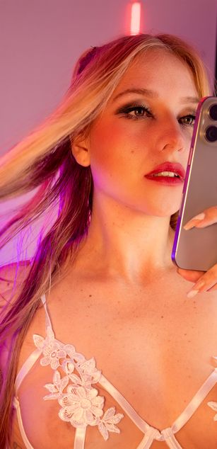 Emily Sumer deepthroat Model - Emily Sumer deepthroat