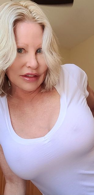 sandi bigtits Model - sandi bigtits
