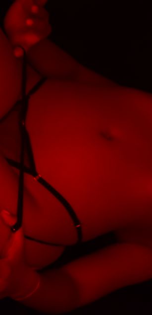 Model - Vahiolet_smith ass