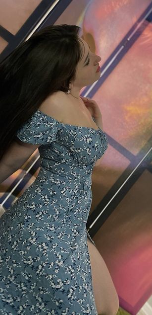 Model - Melanie ass