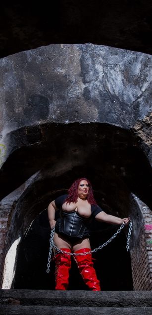 Model - Mistress Anto dominatrix