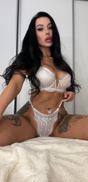 Model - kimberry bigtits