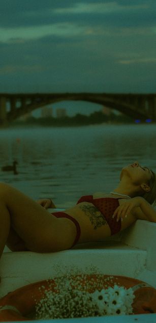 Model - dark_lisa young