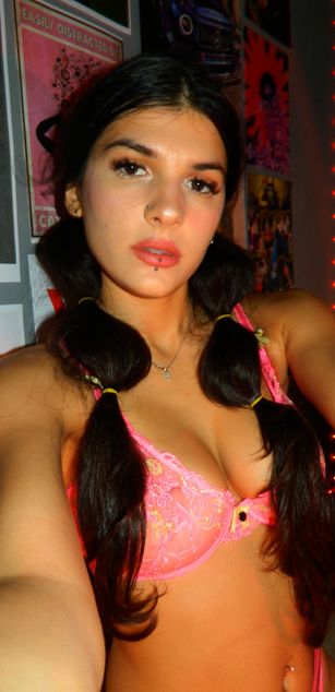 LucyPurple sexy Model - LucyPurple sexy