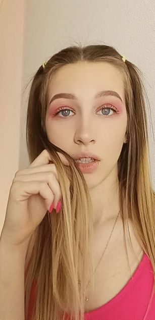 Kitty striptease Model - Kitty striptease