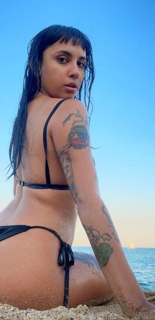 Model - Moli Myers blowjob