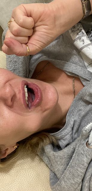 Model - Valerie69 skinny