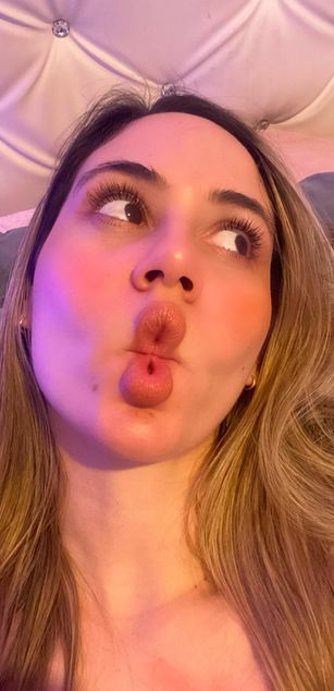 Model - Heidy Kung blowjob