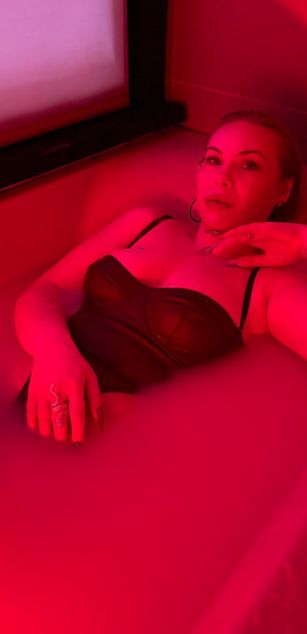 Anna curvy Model - Anna curvy