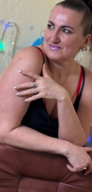 Diana mature Model - Diana mature