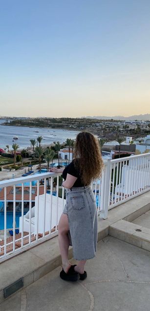 Model - VikiGlem deepthroat