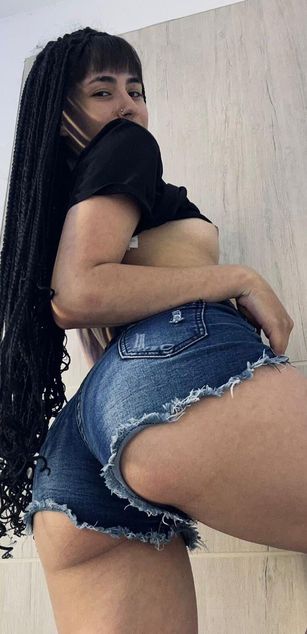 Alynn_Bri feet Model - Alynn_Bri feet