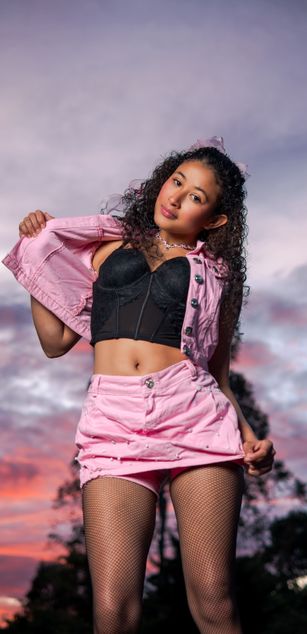 Model - Milkdulce1 deepthroat