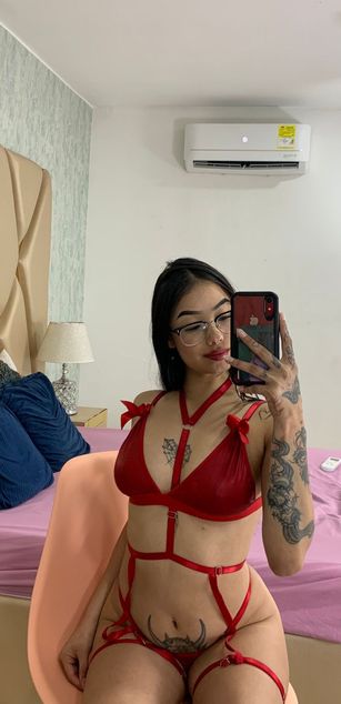 Model - Cata Stones deepthroat