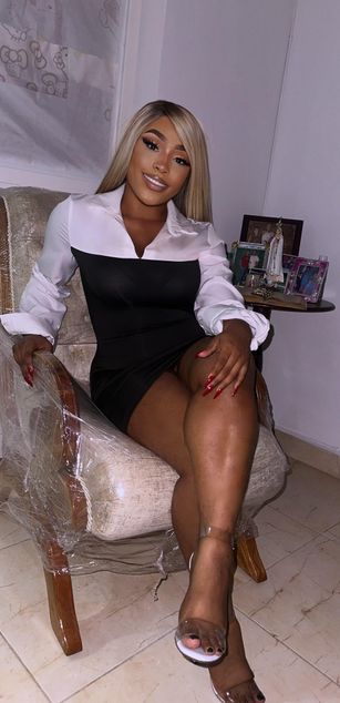 Model - Tianah Glow Ebony