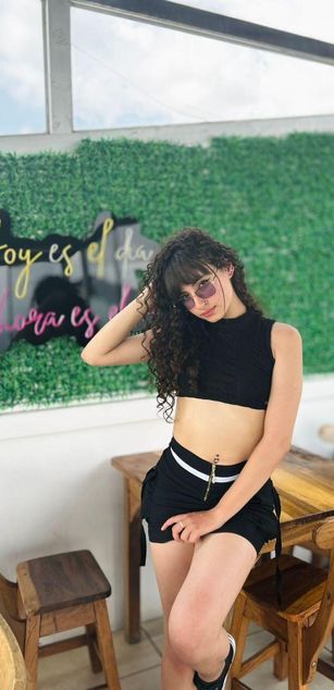 Alynn_Bri feet Model - Alynn_Bri feet