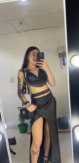 Athziry G deepthroat Model - Athziry G deepthroat