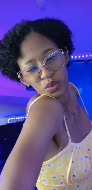 I am Sel striptease Model - I am Sel striptease