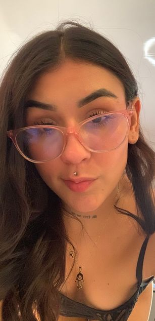 Model - Violet Blaze blowjob