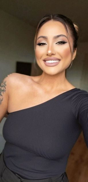 Model - JuicyOlivia_ roleplay