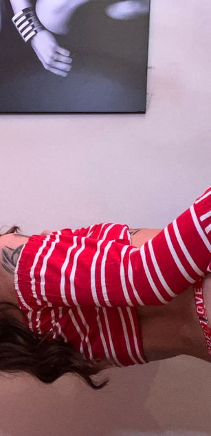 Model - Amber Hudson deepthroat