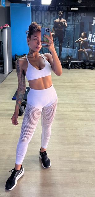 Model - EllaRose blowjob