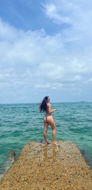 Model - Sylvie Gomez deepthroat